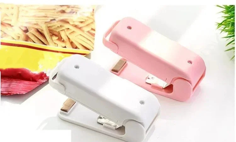 Mini Bag Seal Machine Snack Bag Clip Kitchen Handheld Food Sealer Easy-To-Use Portable Sealer Packaging Plastic Food Bag Closure