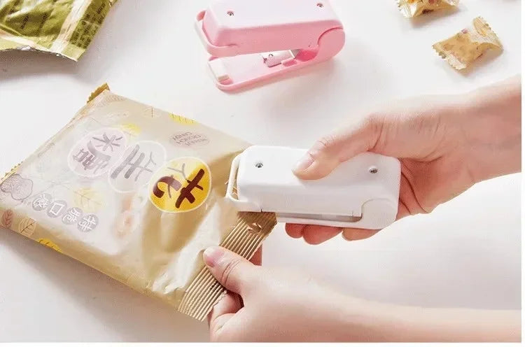 Mini Bag Seal Machine Snack Bag Clip Kitchen Handheld Food Sealer Easy-To-Use Portable Sealer Packaging Plastic Food Bag Closure